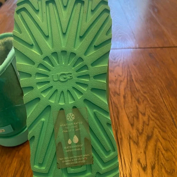 UGG Kids Aqua Rain Boots - Picture 4 of 4